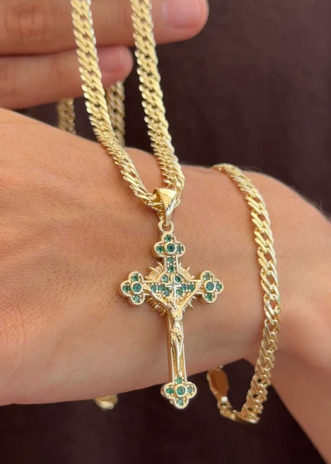 CADENA CRUZADA (60CM 4MM) + CRISTO VERDE + PULSERA GRATIS